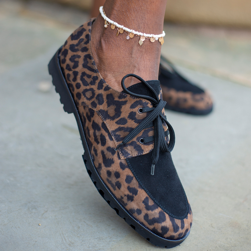 Lace-up shoes